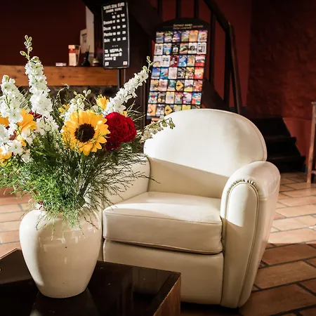 La Bergerie Du Cap 3* אגדה